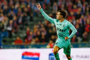 Arnau Ortiz, Stadion Rakowa Czestochowa 'daki Rakow Czestochowa ve Slask Wroclaw takımları arasında oynanan PKO BP Ekstraklasa maçında gol attıktan sonra kutlama yaparken görüldü (Maciej Rogowski))