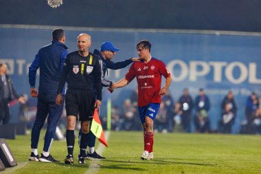 Marek Papszun ve Ariel Mosor, PKO BP Ekstraklasa maçında Stadion Rakowa Czestowski 'deki Rakow Czestochowa ve Slask Wroclaw takımları arasında görüldü (Maciej Rogowski)