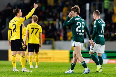 Marc Gual, PKO BP Ekstraklasa maçında Arena Katowice 'deki GKS Katowice ve Legia Warszawa takımları arasında attığı golü kutlarken görüldü (Maciej Rogowski)