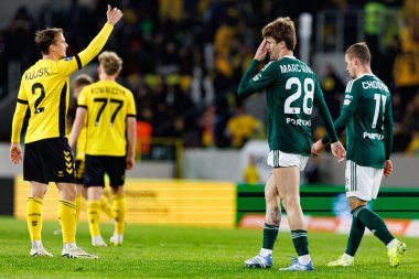 Marc Gual, PKO BP Ekstraklasa maçında Arena Katowice 'deki GKS Katowice ve Legia Warszawa takımları arasında attığı golü kutlarken görüldü (Maciej Rogowski)