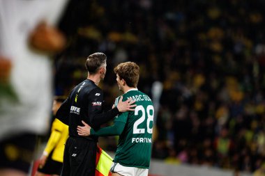 Karol Arys ve Marc Gual, PKO BP Ekstraklasa maçında Arena Katowice 'deki GKS Katowice ve Legia Warszawa takımları arasında görüldü (Maciej Rogowski)