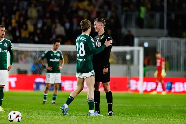 Karol Arys ve Marc Gual, PKO BP Ekstraklasa maçında Arena Katowice 'deki GKS Katowice ve Legia Warszawa takımları arasında görüldü (Maciej Rogowski)