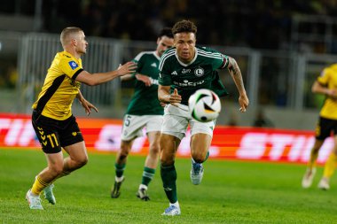 Adrian Blad ve Steve Kapuadi, PKO BP Ekstraklasa maçında Arena Katowice 'de GKS Katowice ve Legia Warszawa takımları arasında görüldü (Maciej Rogowski)