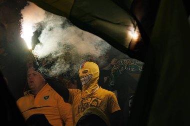 PKO BP Ekstraklasa maçında GKS taraftarı Arena Katowice 'deki GKS Katowice ve Legia Warszawa takımları arasında fişeklerle görüldü (Maciej Rogowski)