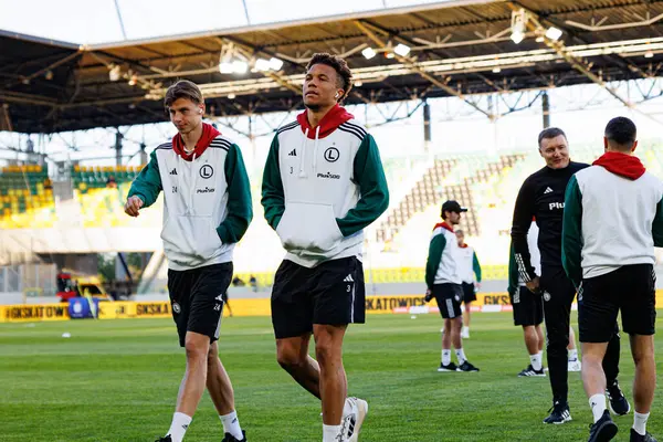 Jan Ziolkowski ve Steve Kapuadi, PKO BP Ekstraklasa maçında Arena Katowice 'deki GKS Katowice ve Legia Warszawa takımları arasında görüldü (Maciej Rogowski)