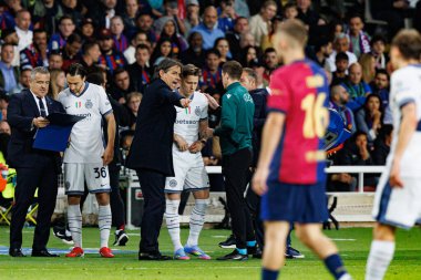 Simone Inzaghi ve Piotr Zielinski UEFA Şampiyonlar Ligi maçında FC Barcelona ve Internazionale Milano (Maciej Rogowski)