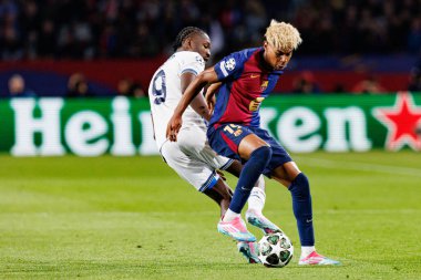 Marcus Thuram ve Lamine Yamal, UEFA Şampiyonlar Ligi maçında FC Barcelona ve Internazionale Milano (Maciej Rogowski) takımları arasında görüldü.)