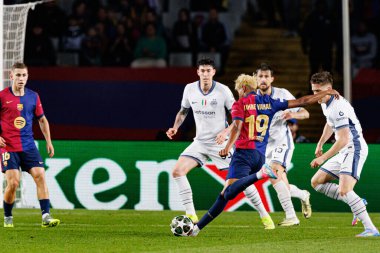 Lamine Yamal UEFA Şampiyonlar Ligi maçında FC Barcelona ve Internazionale Milano (Maciej Rogowski) takımları arasında görüldü.)