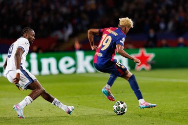 Lamine Yamal UEFA Şampiyonlar Ligi maçında FC Barcelona ve Internazionale Milano (Maciej Rogowski) takımları arasında görüldü.)