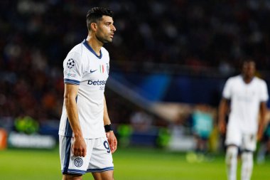 Mehdi Taremi UEFA Şampiyonlar Ligi maçında FC Barcelona ve Internazionale Milano (Maciej Rogowski) takımları arasında görüldü.)