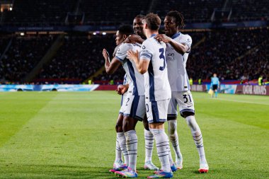 Inter 'in oyuncuları UEFA Şampiyonlar Ligi maçında Denzel Dumfries' in FC Barcelona ve Internazionale Milano (Maciej Rogowski)