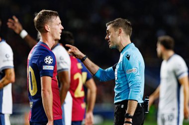 Dani Olno ve Clement Turpin UEFA Şampiyonlar Ligi maçında FC Barcelona ve Internazionale Milano (Maciej Rogowski) takımları arasında görüldü.)