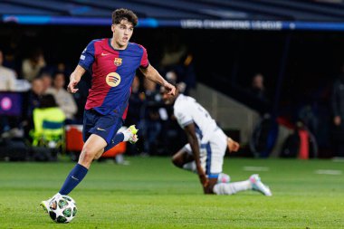  Pau Cubarsi, FC Barcelona ve Internazionale Milano (Maciej Rogowski) takımları arasında oynanan UEFA Şampiyonlar Ligi maçında görüldü.)