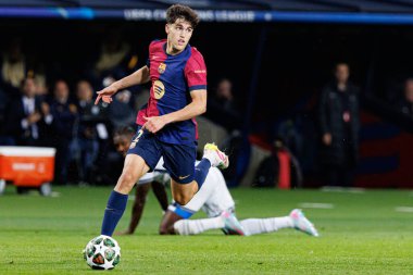  Pau Cubarsi, FC Barcelona ve Internazionale Milano (Maciej Rogowski) takımları arasında oynanan UEFA Şampiyonlar Ligi maçında görüldü.)