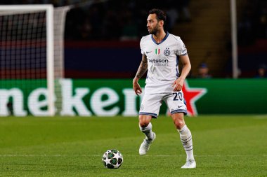 Hakan Calhanoğlu UEFA Şampiyonlar Ligi maçında FC Barcelona ve Internazionale Milano (Maciej Rogowski) takımları arasında görüldü.)