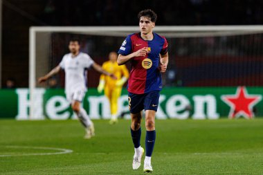 Pau Cubarsi, FC Barcelona ve Internazionale Milano (Maciej Rogowski) takımları arasında oynanan UEFA Şampiyonlar Ligi maçında görüldü.)