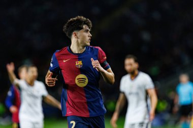 Pau Cubarsi, FC Barcelona ve Internazionale Milano (Maciej Rogowski) takımları arasında oynanan UEFA Şampiyonlar Ligi maçında görüldü.)