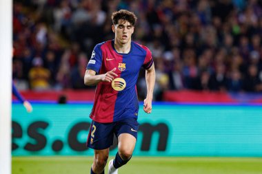 Pau Cubarsi, FC Barcelona ve Internazionale Milano (Maciej Rogowski) takımları arasında oynanan UEFA Şampiyonlar Ligi maçında görüldü.)