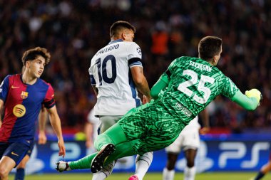 Lautaro Martinez ve Wojciech Szczesny UEFA Şampiyonlar Ligi maçında FC Barcelona ve Internazionale Milano (Maciej Rogowski)