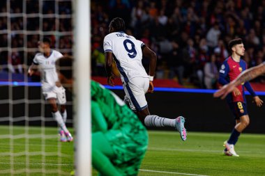 Marcus Thuram, FC Barcelona ve Internazionale Milano (Maciej Rogowski) takımları arasında oynanan UEFA Şampiyonlar Ligi maçında gol attıktan sonra kutlama yaparken görüldü.)