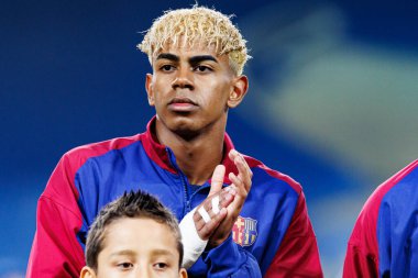 Lamine Yamal UEFA Şampiyonlar Ligi maçında FC Barcelona ve Internazionale Milano (Maciej Rogowski) takımları arasında görüldü.)