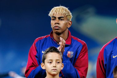 Lamine Yamal UEFA Şampiyonlar Ligi maçında FC Barcelona ve Internazionale Milano (Maciej Rogowski) takımları arasında görüldü.)