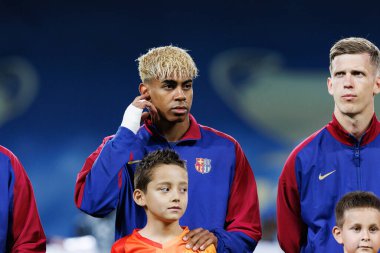 Lamine Yamal UEFA Şampiyonlar Ligi maçında FC Barcelona ve Internazionale Milano (Maciej Rogowski) takımları arasında görüldü.)