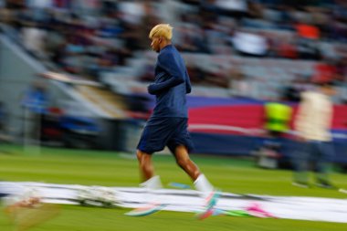 Lamine Yamal UEFA Şampiyonlar Ligi maçında FC Barcelona ve Internazionale Milano (Maciej Rogowski) takımları arasında görüldü.)