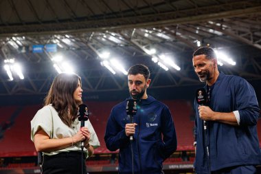 Bruno Fernandes ve Rio Ferdinand, UEFA Avrupa Ligi yarı final maçında Manchester United FC (Maciej Rogowski)