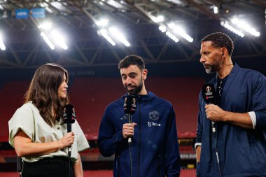Bruno Fernandes ve Rio Ferdinand, UEFA Avrupa Ligi yarı final maçında Manchester United FC (Maciej Rogowski)