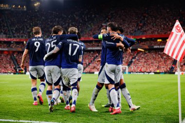 Bruno Fernandes ve Casemiro, UEFA Avrupa Ligi yarı final maçında Manchester United FC (Maciej Rogowski)