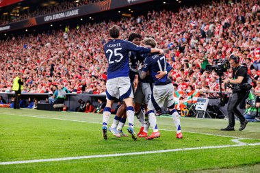 Manchester United oyuncuları UEFA Avrupa Ligi yarı final maçında Bruno Fernandes 'in atletizm kulübü takımları ve Manchester United FC (Maciej Rogowski)