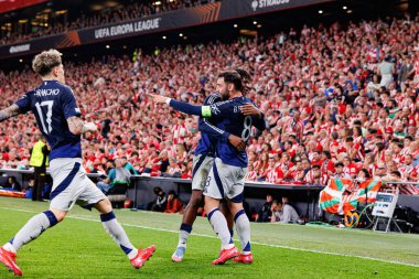 Patrick Dorgu ve Bruno Fernandes, UEFA Avrupa Ligi yarı final maçında Manchester United FC (Maciej Rogowski)