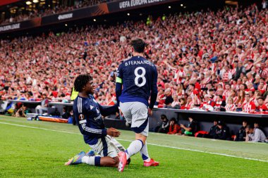 Patrick Dorgu ve Bruno Fernandes, UEFA Avrupa Ligi yarı final maçında Manchester United FC (Maciej Rogowski)