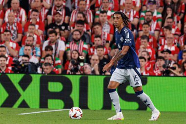 Leny Yoro UEFA Avrupa Ligi yarı final maçında Atletizm Kulübü ve Manchester United FC (Maciej Rogowski)