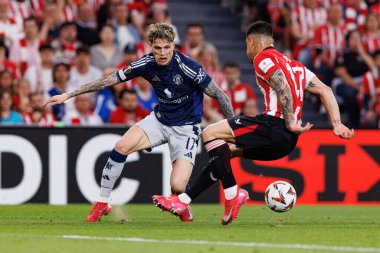 Alejandro Garnacho ve Yuri Berchiche, UEFA Avrupa Ligi yarı final maçında Manchester United FC (Maciej Rogowski)