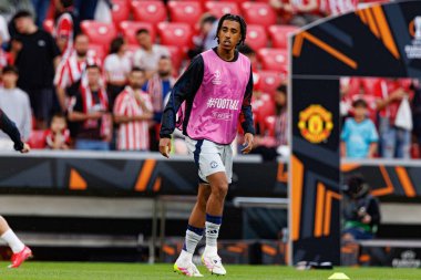 Leny Yoro UEFA Avrupa Ligi yarı final maçında Atletizm Kulübü ve Manchester United FC (Maciej Rogowski)