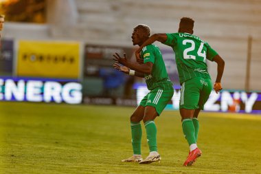 Capita Capemba ve Zie Ouattara, PKO BP Ekstraklasa maçında Radomiak Radom ve Lech Poznan (Maciej Rogowski) takımları arasında görüldü.)