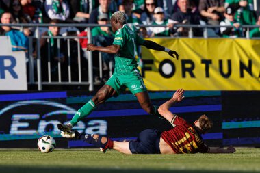 Capita Capemba ve Michal Gurgul PKO BP Ekstraklasa maçında Radomiak Radom ve Lech Poznan (Maciej Rogowski)