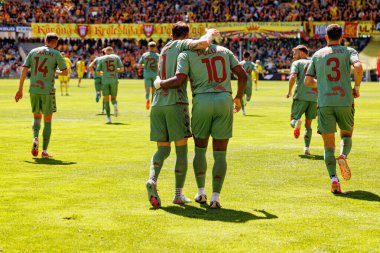 Afimico Pululu, Korona Kielce ve Jagiellonia Bialystok (Maciej Rogowski) takımları arasındaki PKO BP Ekstraklasa maçında gol attıktan sonra kutlama yaparken görüldü.)