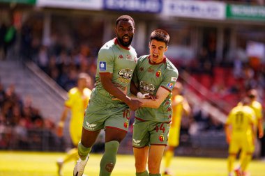 Afimico Pululu ve Joao Moutinho, Korona Kielce ve Jagiellonia Bialystok (Maciej Rogowski) takımları arasındaki PKO BP Ekstraklasa maçında gol attıktan sonra kutlama yaparken görüldü.)