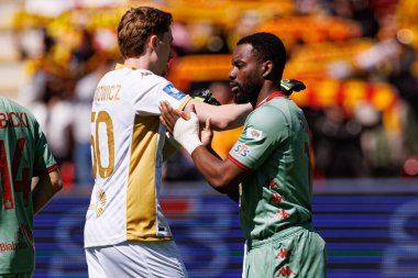 Slawomir Abramowicz ve Afimico Pululu, Korona Kielce ve Jagiellonia Bialystok (Maciej Rogowski) takımları arasında oynanan PKO BP Ekstraklasa maçı sırasında görüldü.)