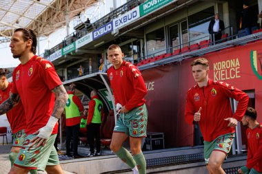 Norbert Wojtuszek, Korona Kielce ve Jagiellonia Bialystok (Maciej Rogowski) takımları arasındaki PKO BP Ekstraklasa maçında görüldü)