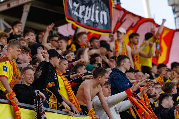 Korona taraftarları Korona Kielce ve Jagiellonia Bialystok (Maciej Rogowski) takımları arasında oynanan PKO BP Ekstraklasa maçı sırasında görüldü)