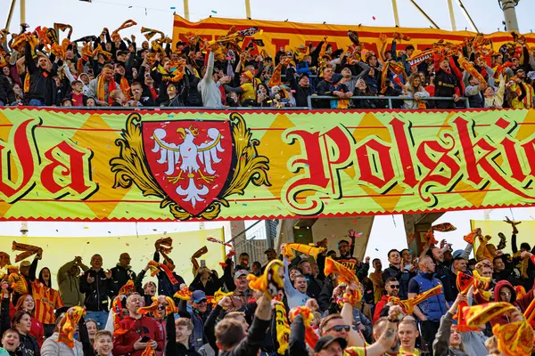 Korona taraftarları Korona Kielce ve Jagiellonia Bialystok (Maciej Rogowski) takımları arasında oynanan PKO BP Ekstraklasa maçı sırasında görüldü)