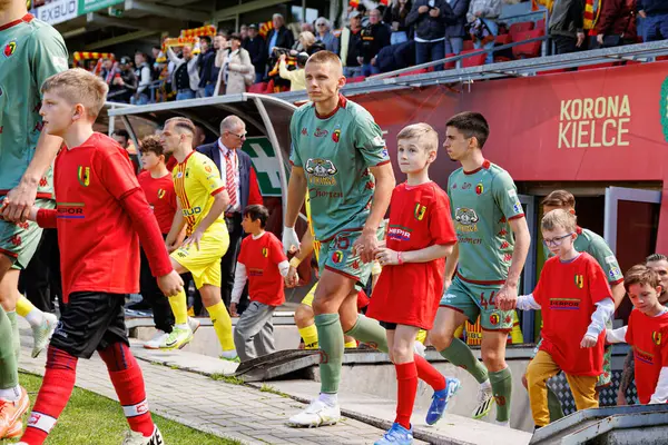 Norbert Wojtuszek, Korona Kielce ve Jagiellonia Bialystok (Maciej Rogowski) takımları arasındaki PKO BP Ekstraklasa maçında görüldü)