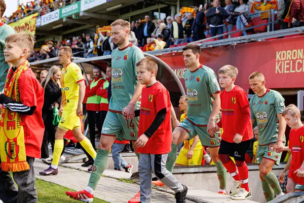 Jaroslaw Kubicki, Korona Kielce ve Jagiellonia Bialystok (Maciej Rogowski) takımları arasındaki PKO BP Ekstraklasa maçı sırasında görüldü.)