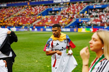 Juergen Elitim, Legia Warszawa ve Pogon Szczecin (Maciej Rogowski) takımları arasında 2025 Polonya Kupası finalinde görüldü.)