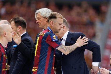 Kamil Grosicki ve Cezary Kulesza 2025 Polonya Kupası finalinde Legia Warszawa ve Pogon Szczecin (Maciej Rogowski) takımları arasında görüldü.)