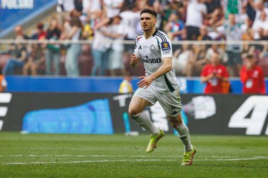 Rubne Vinagre, Legia Warszawa ve Pogon Szczecin (Maciej Rogowski) takımları arasında oynanan 2025 Polonya Kupası finalinde gol attıktan sonra kutlama yaparken görüldü.)